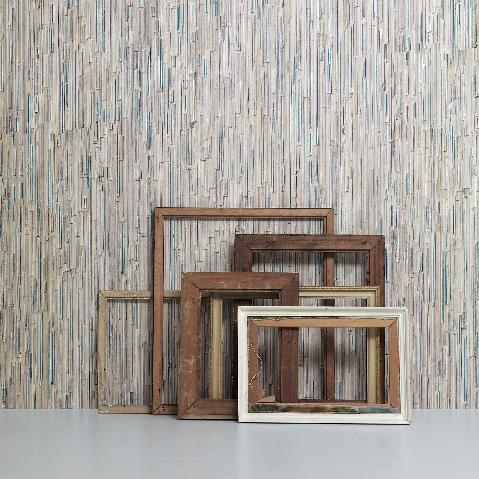 Tapet designer Remixed Blue Stripes by Arthur Slenk, NLXL, 4.4mp / rola